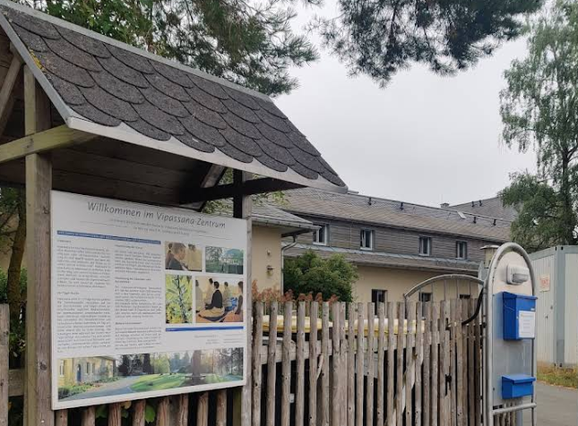 door and info at vipassana berlin